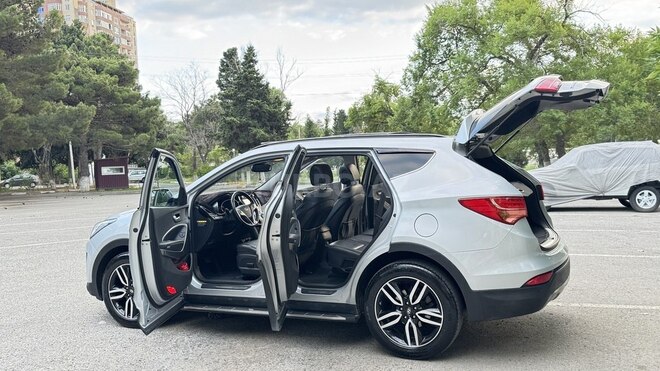 Hyundai Santa Fe-5