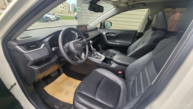 Toyota RAV4-7