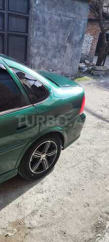 Opel Vectra-4