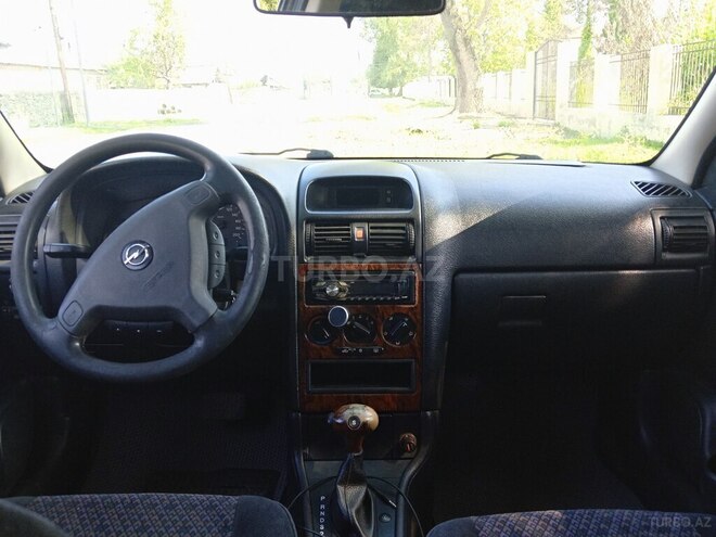 Opel Astra-2