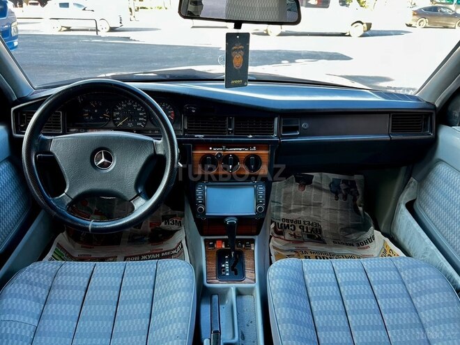 Mercedes 190-9