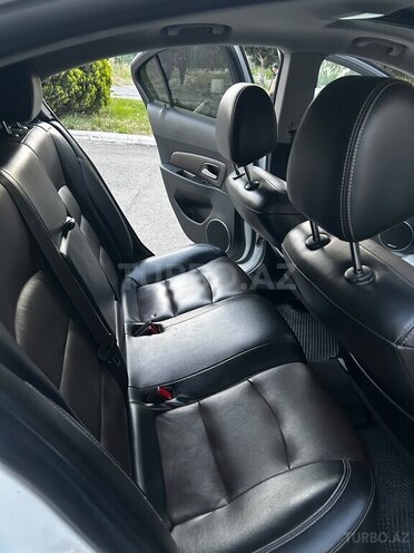 Chevrolet Cruze-14
