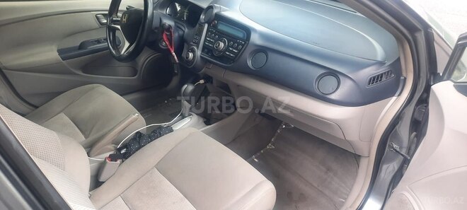 Honda Insight-5