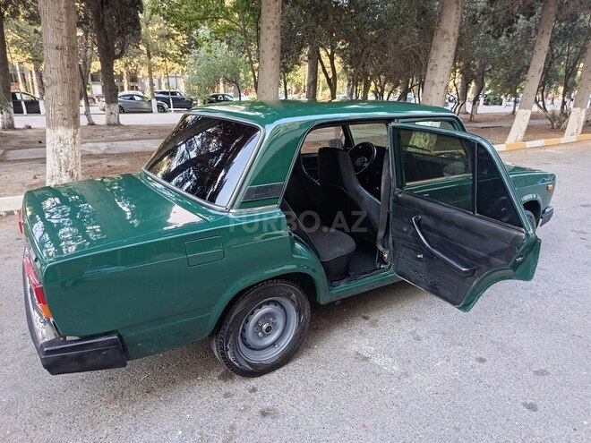 LADA (VAZ) 2107-21