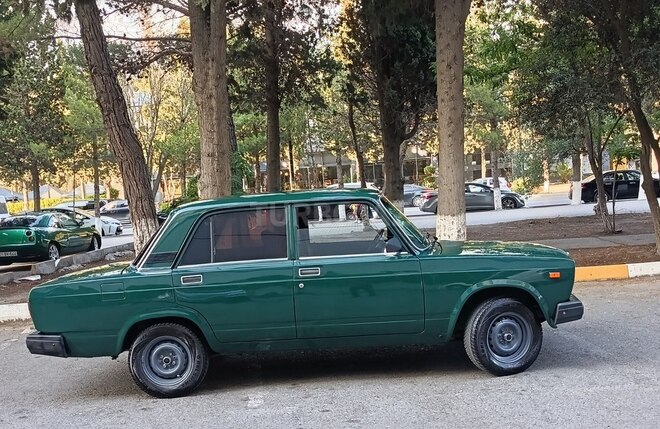 LADA (VAZ) 2107-2