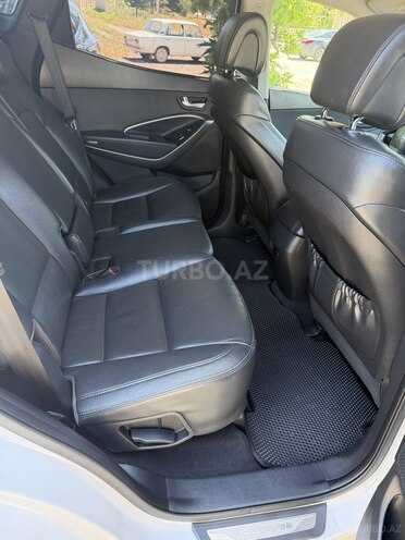 Hyundai Santa Fe-15