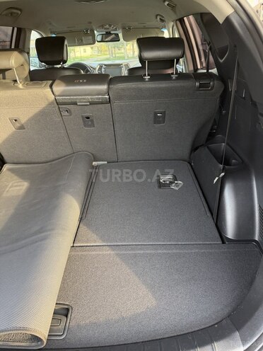 Hyundai Santa Fe-13