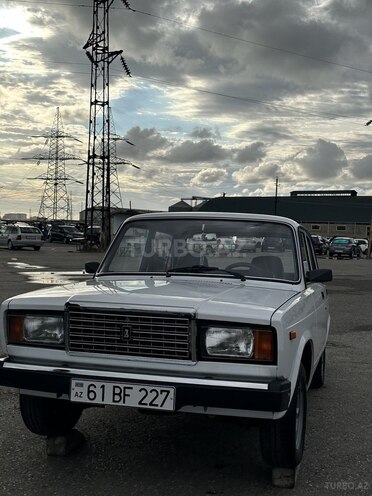 LADA (VAZ) 2107-1