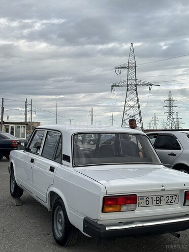 LADA (VAZ) 2107-2