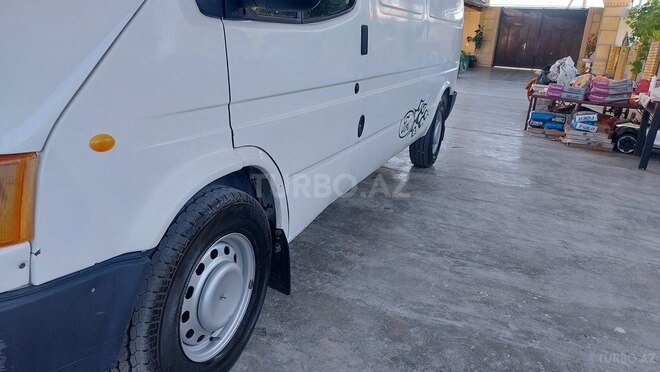 Ford Transit-4