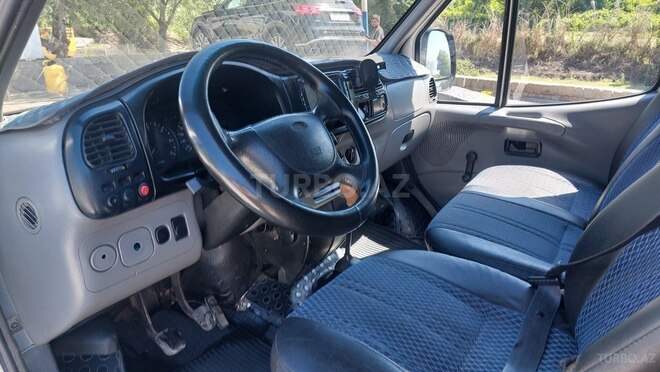 Ford Transit-6