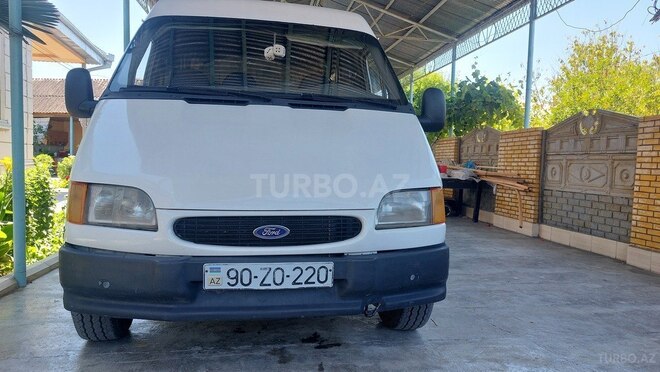 Ford Transit-1