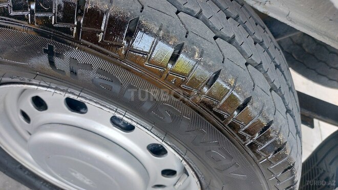 Ford Transit-8