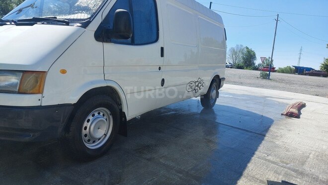 Ford Transit-2