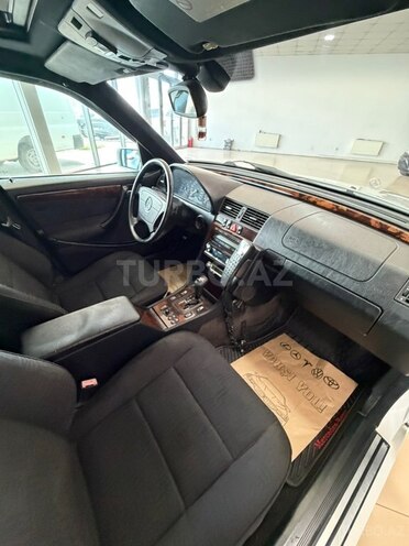 Mercedes C 280-10