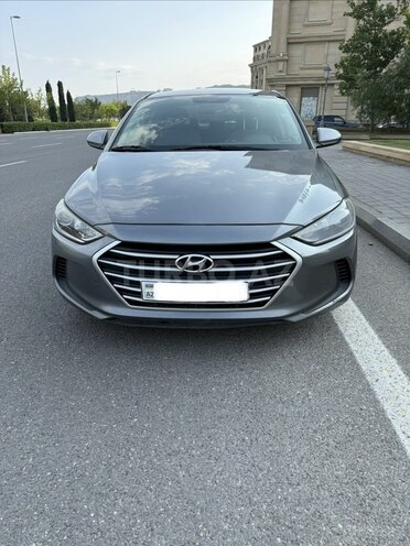 Hyundai Elantra-1