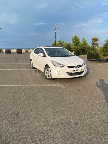 Hyundai Elantra-9