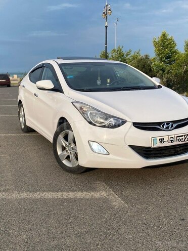 Hyundai Elantra-6