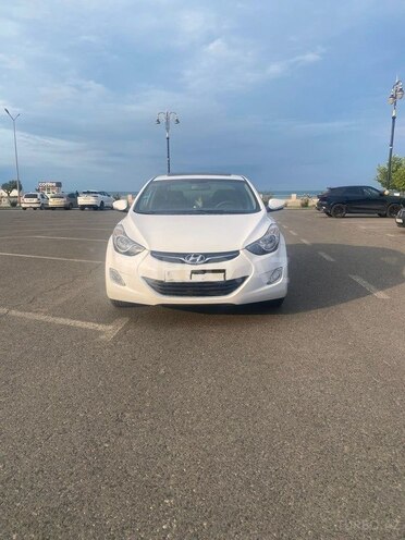 Hyundai Elantra-7