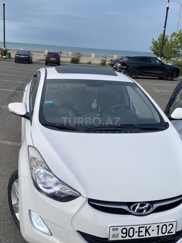 Hyundai Elantra-19