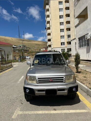 Mitsubishi Pajero io-3