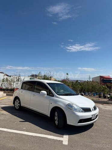 Nissan Tiida-3