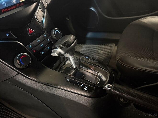 Chevrolet Cruze-11