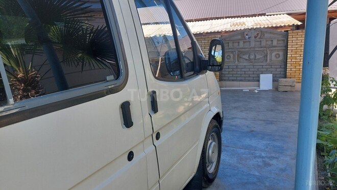Ford Transit-11