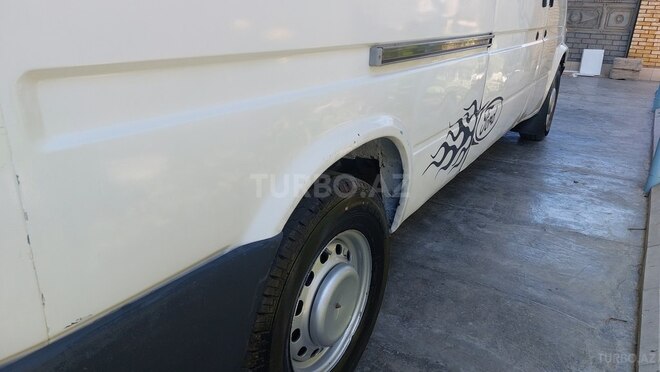 Ford Transit-12