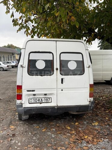 Ford Transit-3