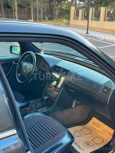 Mercedes C 240-12