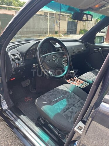 Mercedes C 220-10