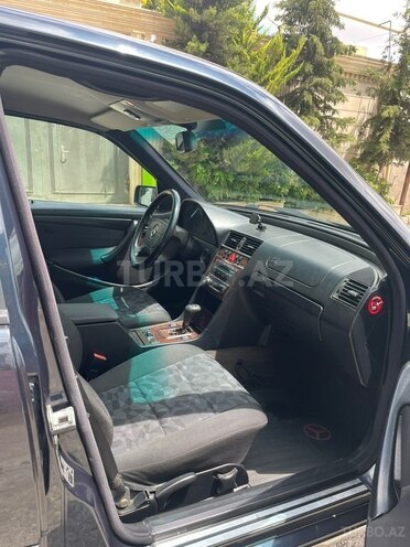 Mercedes C 220-11