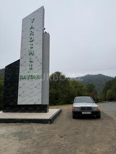 Mercedes 190-5