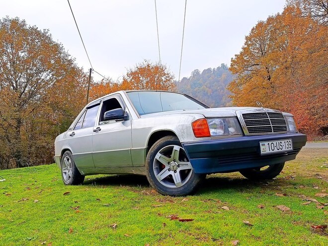 Mercedes 190-4