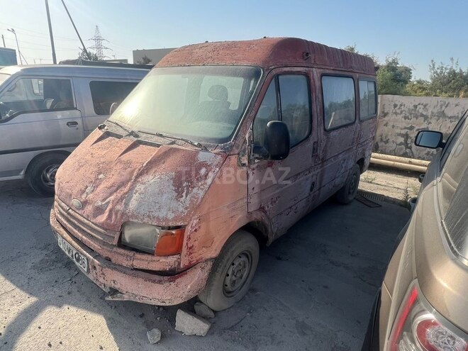 Ford Transit-2
