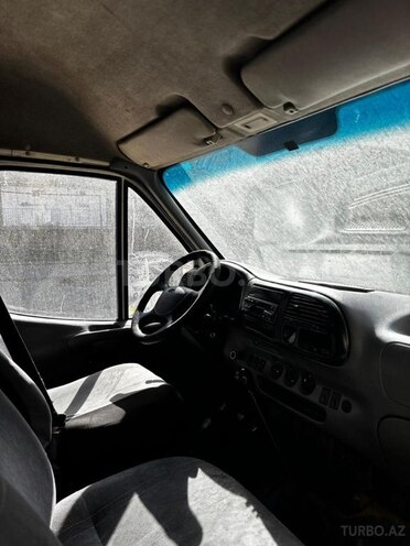 Ford Transit-5