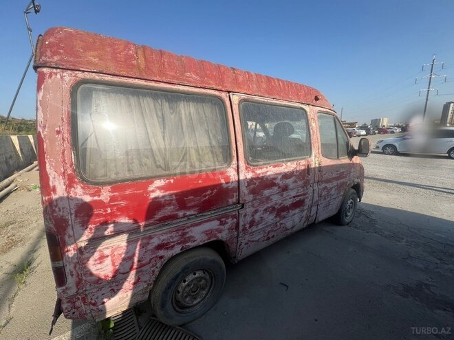 Ford Transit-3