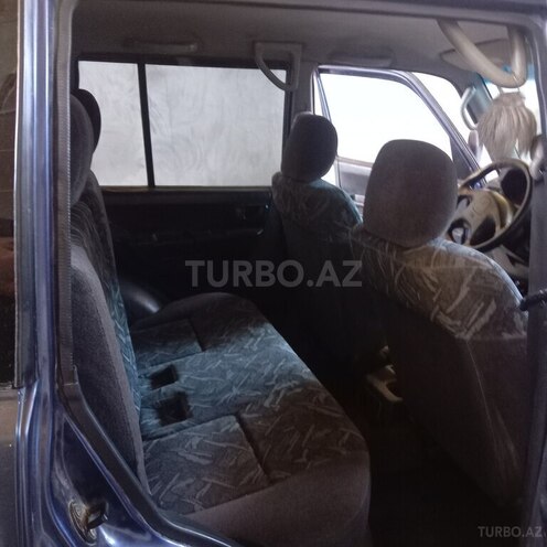 Mitsubishi Pajero-6