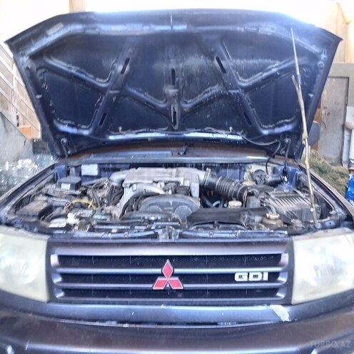Mitsubishi Pajero-2