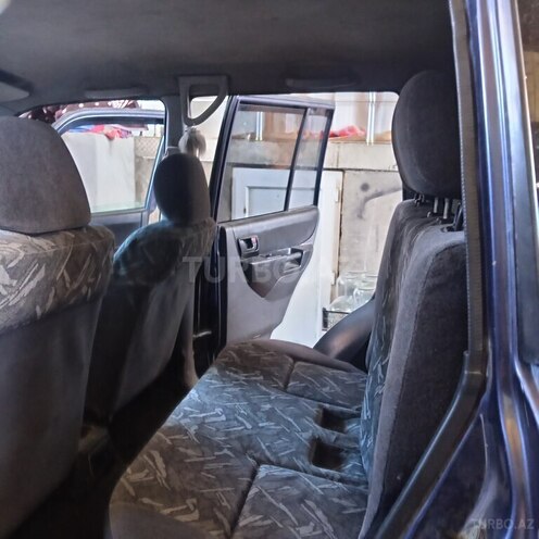 Mitsubishi Pajero-9