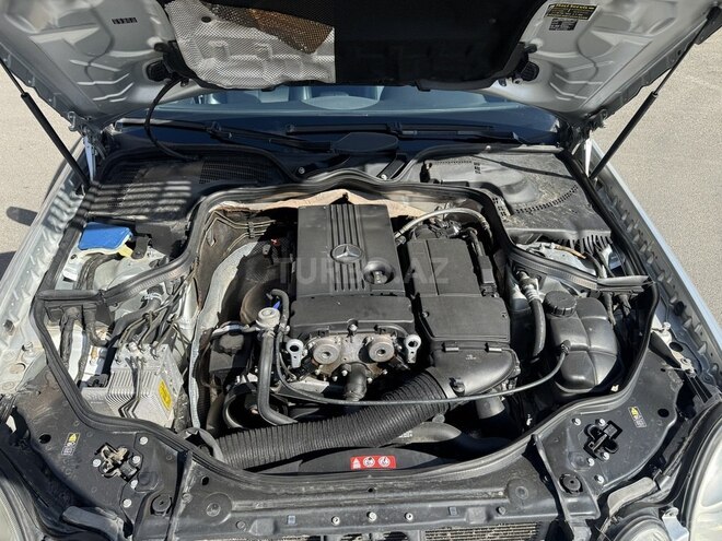 Mercedes E 200-13