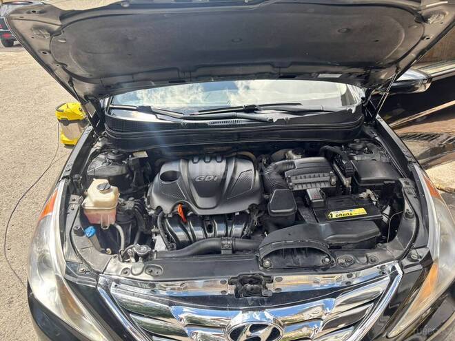 Hyundai Sonata-8