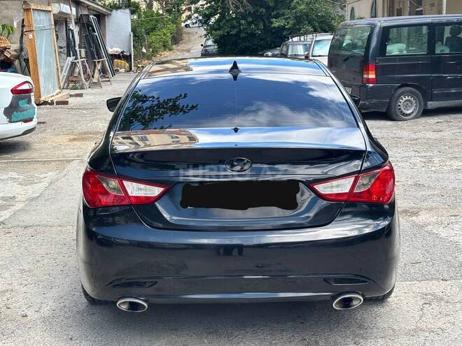 Hyundai Sonata-4