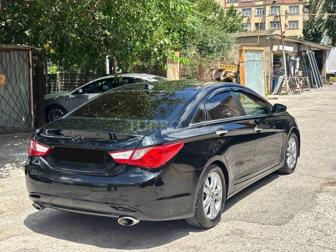 Hyundai Sonata-5