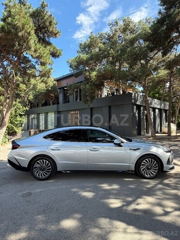 Hyundai Sonata-5