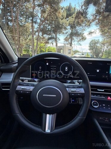 Hyundai Sonata-16