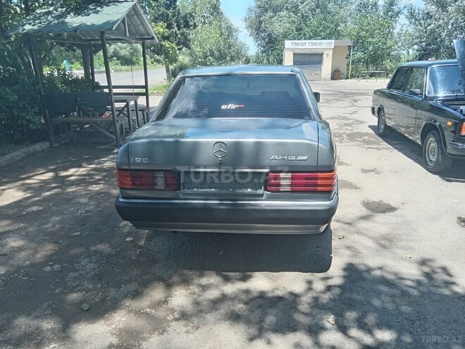 Mercedes 190-2