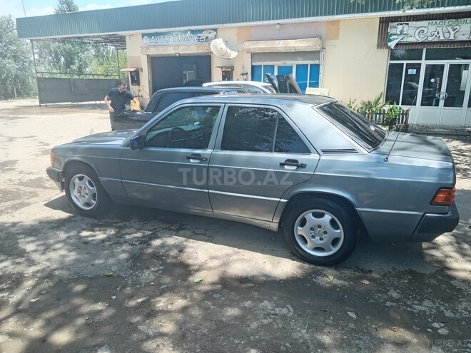 Mercedes 190-4