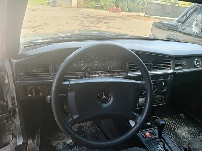 Mercedes 190-8